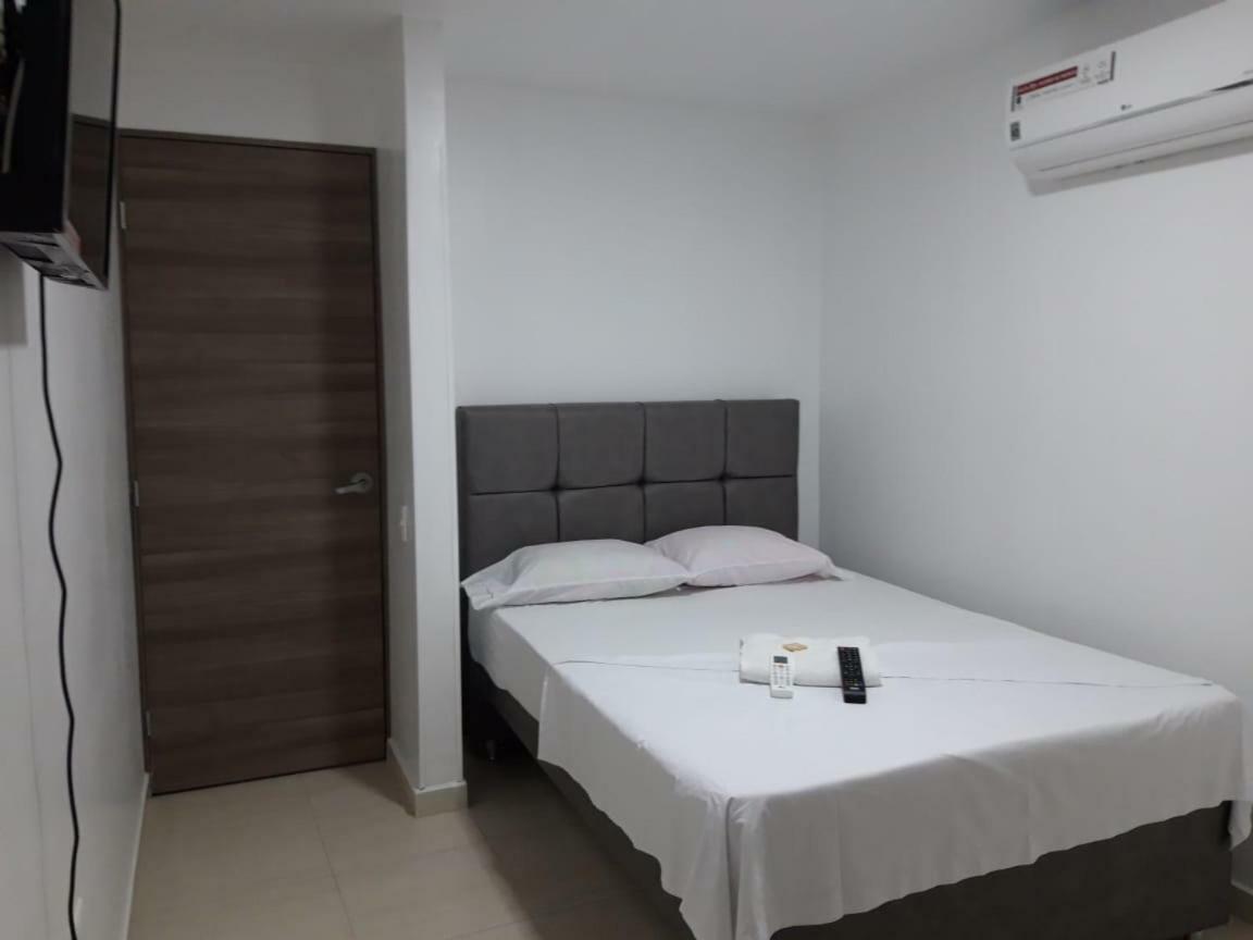 Hostal Piedra Del Sol Floridablanca Bagian luar foto